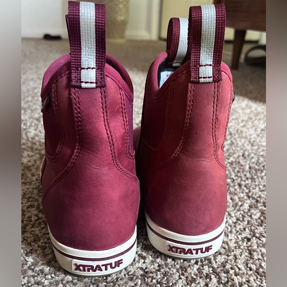 Xtratuf‎ boots women size 6.5 used,great condition!One scratch,one see pics - Picture 2 of 6
